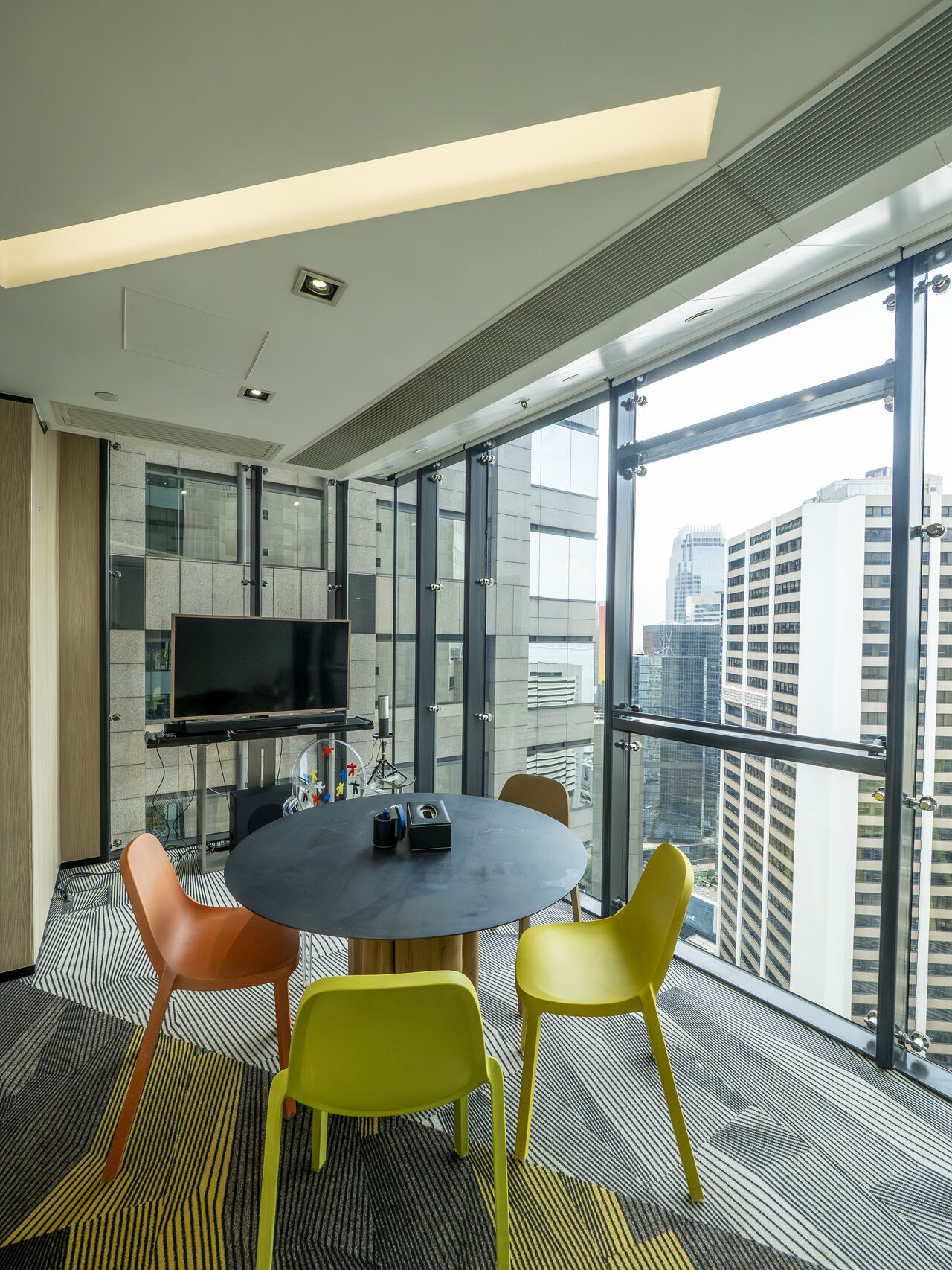 Opening Our Hong Kong Office and Lounge Headquarters — photo 6 of 8